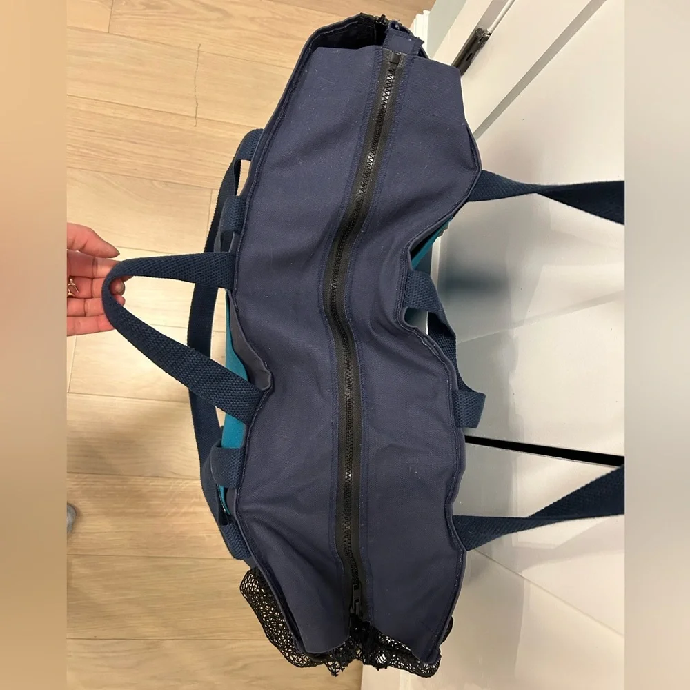 Dog tote bag for medium size dogs! (< 35 lbs)